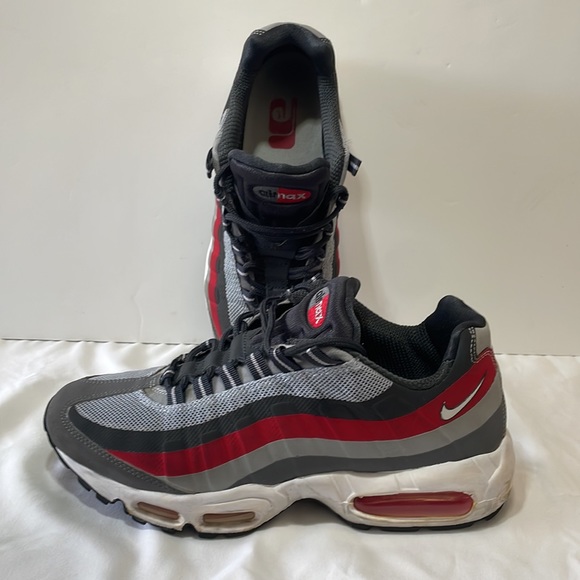 Nike Air Max 95 - Gray w/ stripes - Picture 7 of 13